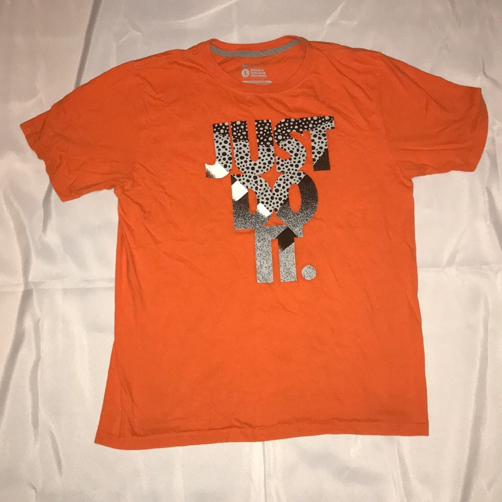 Orange Nike Regular fit T-shirt